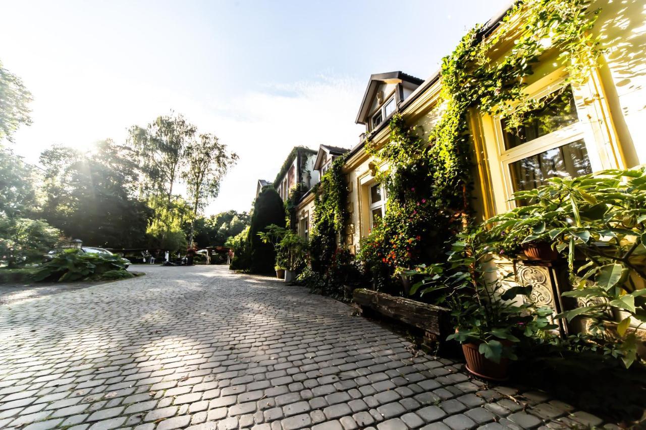 Dwor Boratyn Bed & Breakfast Екстериор снимка