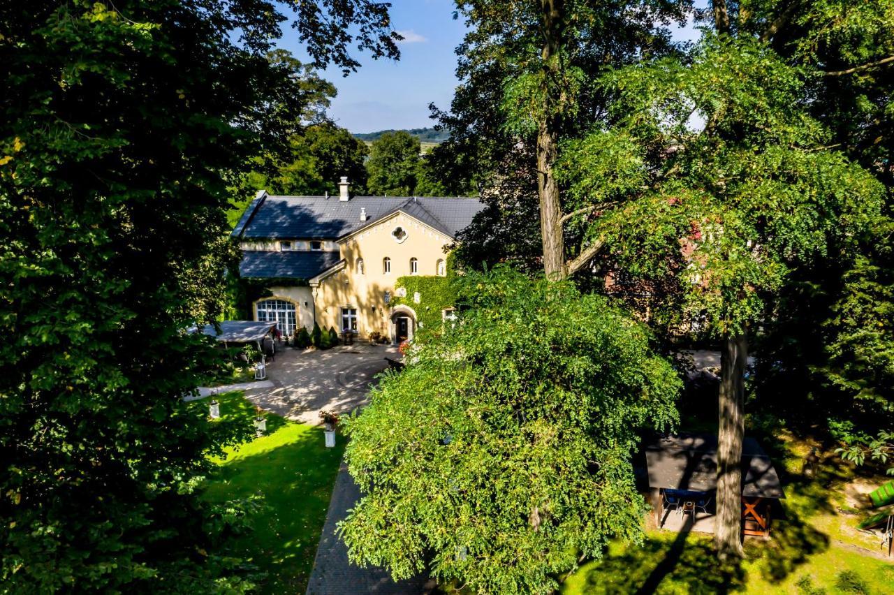 Dwor Boratyn Bed & Breakfast Екстериор снимка