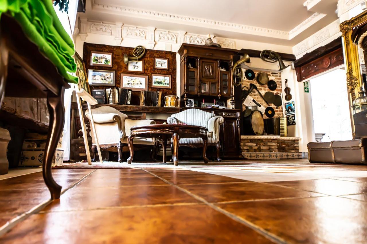 Dwor Boratyn Bed & Breakfast Екстериор снимка