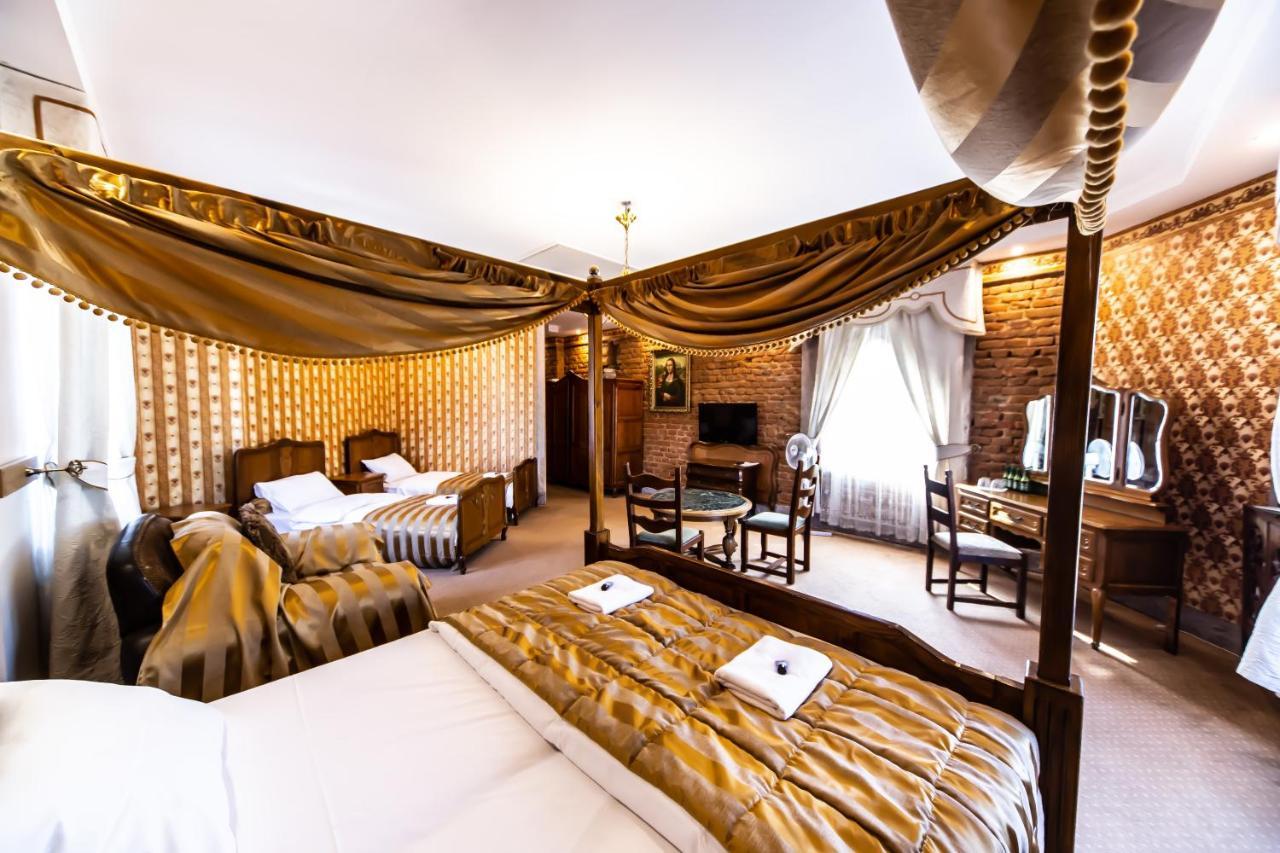 Dwor Boratyn Bed & Breakfast Екстериор снимка