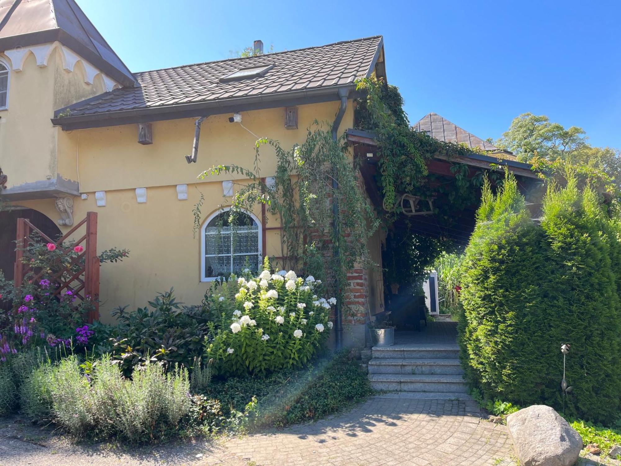 Dwor Boratyn Bed & Breakfast Екстериор снимка