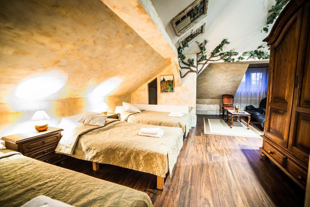 Dwor Boratyn Bed & Breakfast Стая снимка