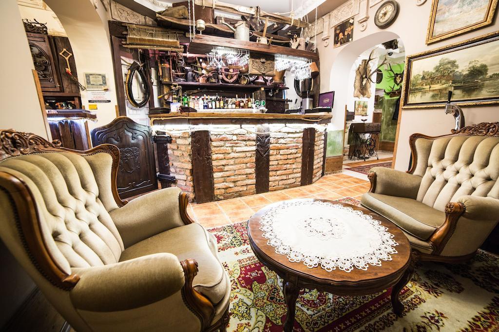 Dwor Boratyn Bed & Breakfast Екстериор снимка