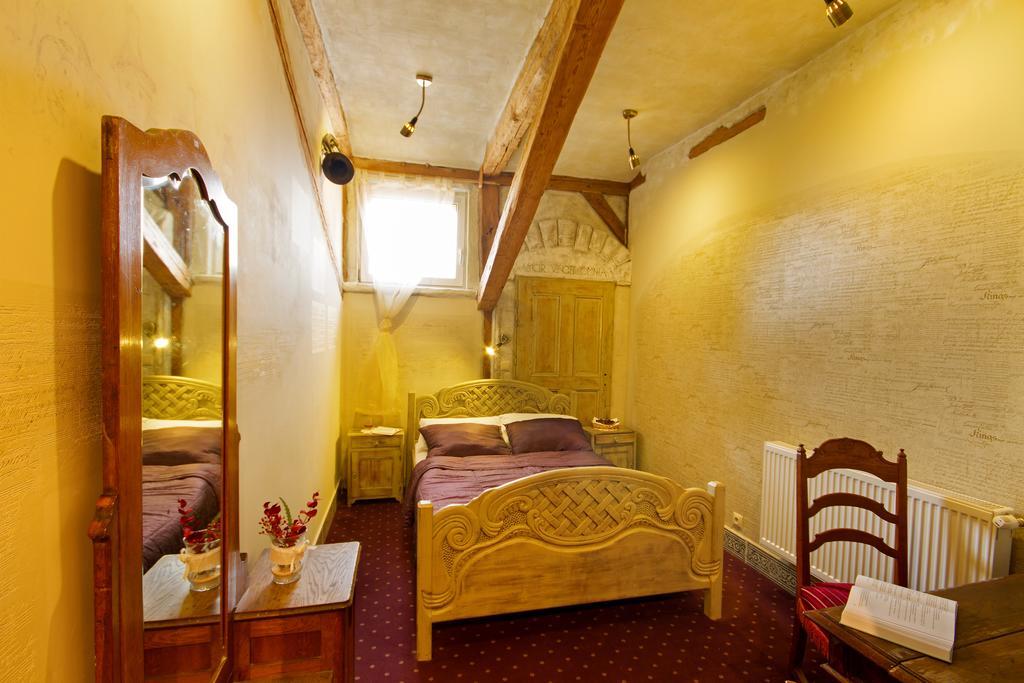 Dwor Boratyn Bed & Breakfast Екстериор снимка