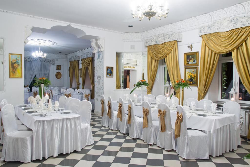 Dwor Boratyn Bed & Breakfast Екстериор снимка